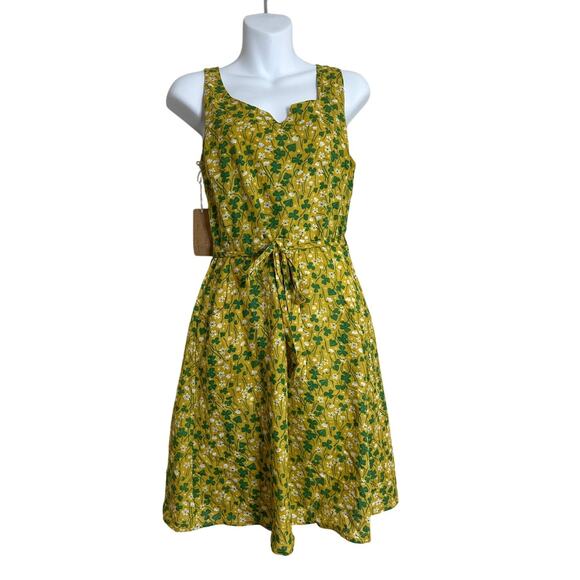 Field Day Made in Oakland Floral Clover Print Wrap Dress Size Large New - Picture 1 of 6